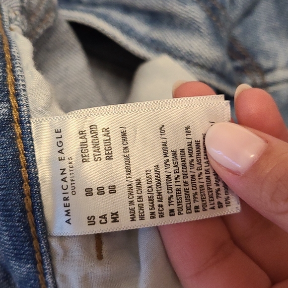 American Eagle mom jeans - Picture 4 of 4